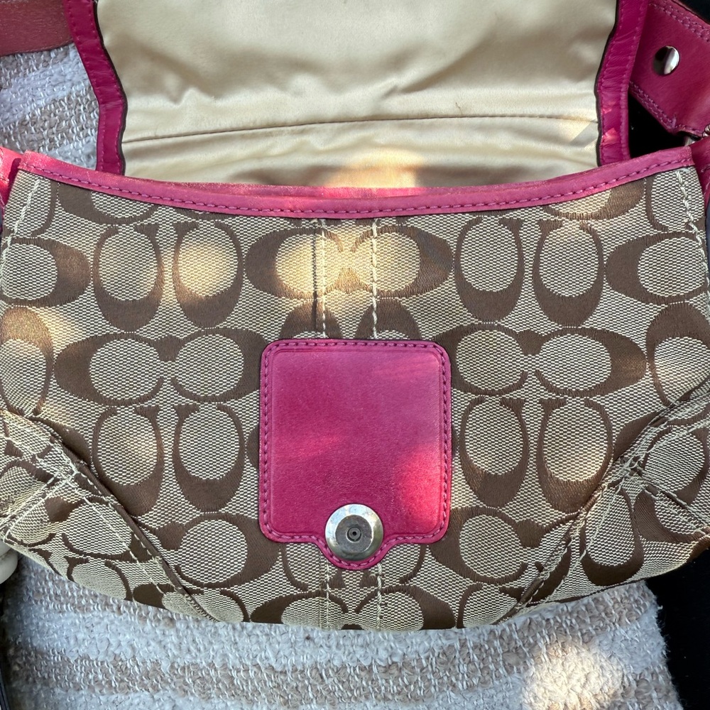 ✨ THE RARE FIND: Vintage 2007 Coach Soho Shoulder Bag - Picture 6 of 7
